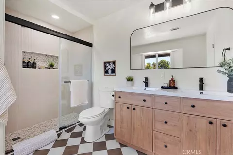 Bath - 14204 Tehachapi Rd, Apple Valley, CA 92307 photo 6 of 7
