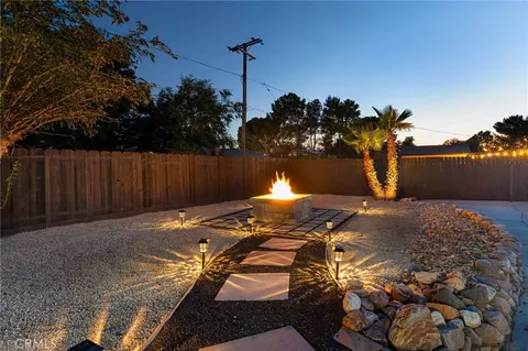 Exterior - 14204 Tehachapi Rd, Apple Valley, CA 92307 photo 21 of 26