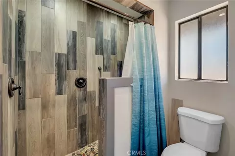 Bath - 14478 Amador Ct, Apple Valley, CA 92307 photo 2 of 3