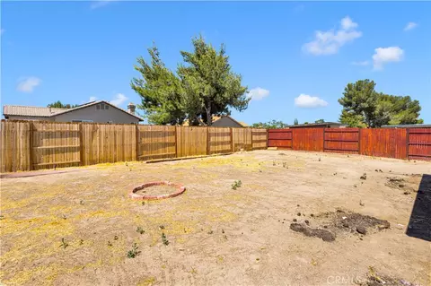 Exterior - 13776 Foxfire Rd, Victorville, CA 92392 photo 3 of 5