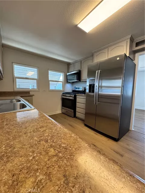 Kitchen - 34335 County Line, Yucaipa, CA 92399 photo 3 of 4