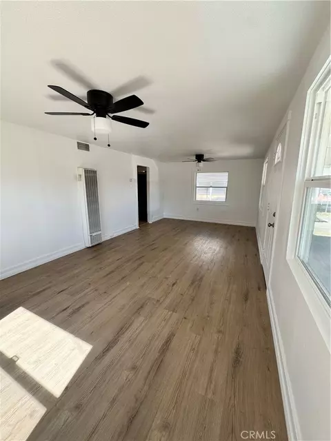 Living - 34335 County Line, Yucaipa, CA 92399 photo 4 of 4