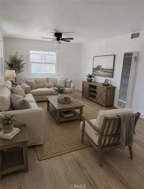 Living - 34335 County Line, Yucaipa, CA 92399 photo 2 of 4