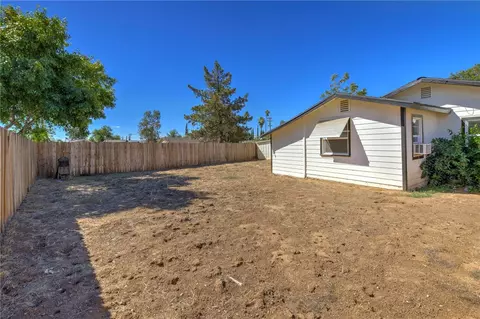 Exterior - 34335 County Line, Yucaipa, CA 92399 photo 4 of 6