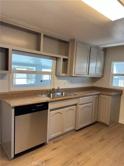 Kitchen - 34335 County Line, Yucaipa, CA 92399 photo 4 of 4