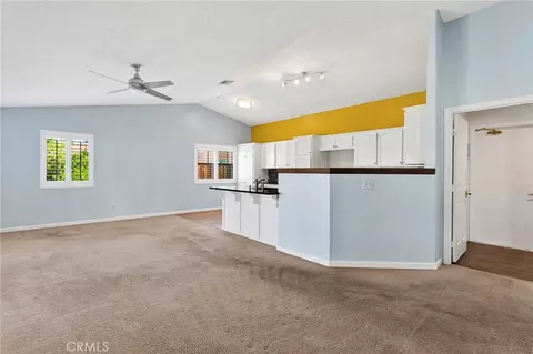 Living - 16470 Pauhaska, Apple Valley, CA 92307 photo 5 of 8