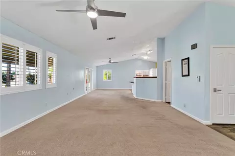Living - 16470 Pauhaska, Apple Valley, CA 92307 photo 2 of 8
