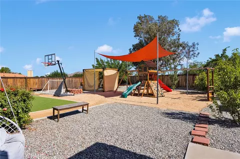 Exterior - 16470 Pauhaska, Apple Valley, CA 92307 photo 16 of 18
