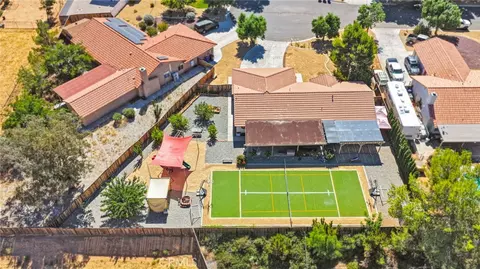 View/Area - 16470 Pauhaska, Apple Valley, CA 92307 photo 2 of 9