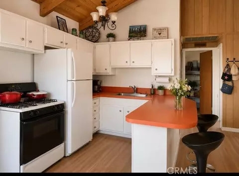 2057 Mojave Scenic, Wrightwood, CA 92397 photo 2