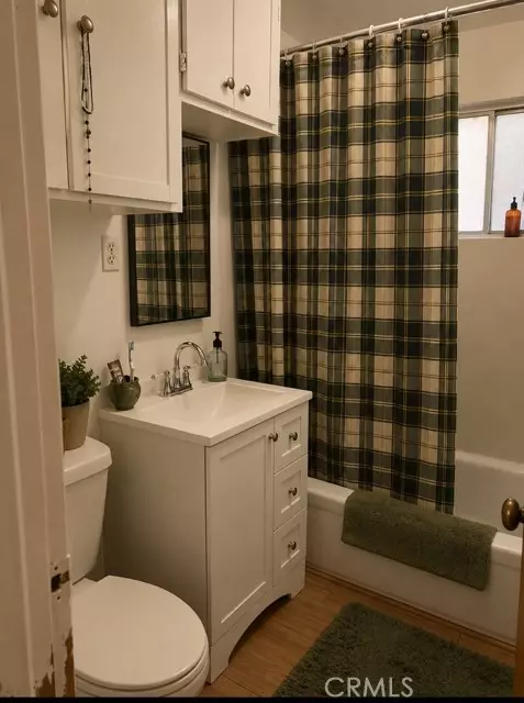 Bath - 2057 Mojave Scenic, Wrightwood, CA 92397 photo 1 of 1