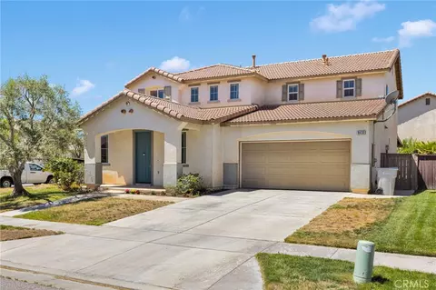 8430 Fillmore Ct, Oak Hills, CA 92344