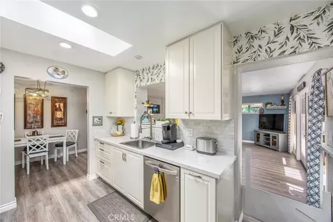Kitchen - 15212 El Centro St, Hesperia, CA 92345 photo 3 of 5