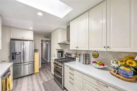 Kitchen - 15212 El Centro St, Hesperia, CA 92345 photo 2 of 5