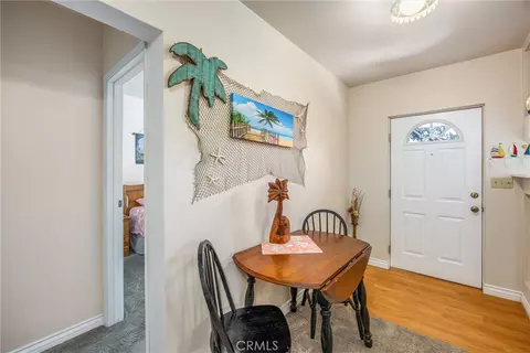 Entry Way - 15212 El Centro St, Hesperia, CA 92345 photo 2 of 3