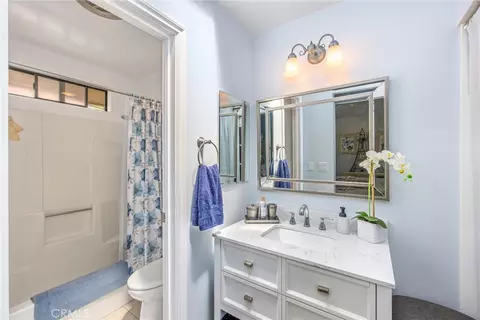 Bath - 15212 El Centro St, Hesperia, CA 92345 photo 2 of 4