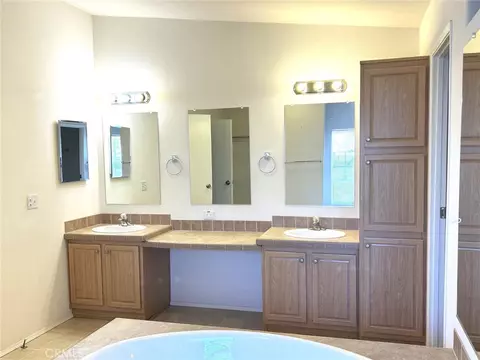Bath - 11120 Colt Ave, Lucerne Valley, CA 92356 photo 2 of 4