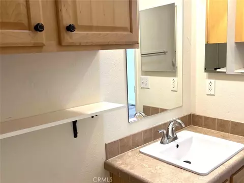 Bath - 11120 Colt Ave, Lucerne Valley, CA 92356 photo 4 of 4