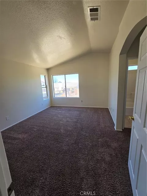 10528 Cascade Ct, Adelanto, CA 92301 photo 7