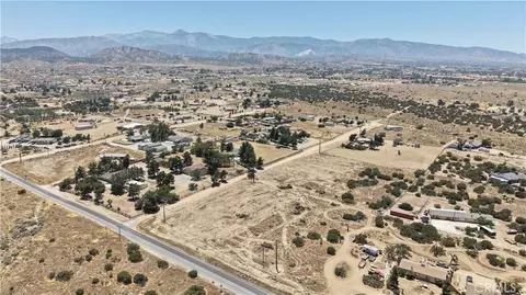 9232 Eaby Rd, Phelan, CA 92371 photo 2