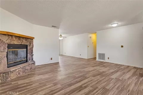 Living - 14475 Pioneer, Apple Valley, CA 92307 photo 4 of 5