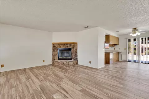 Living - 14475 Pioneer, Apple Valley, CA 92307 photo 3 of 5
