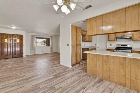 Living - 14475 Pioneer, Apple Valley, CA 92307 photo 5 of 5