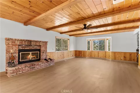 Living - 5260 Orchard, Wrightwood, CA 92397 photo 5 of 8