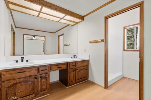 Bath - 5260 Orchard, Wrightwood, CA 92397 photo 3 of 4