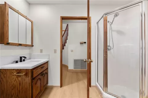 Bath - 5260 Orchard, Wrightwood, CA 92397 photo 1 of 4