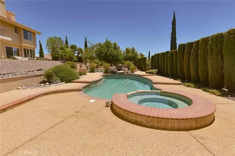 Exterior - 20211 Wadena Rd, Apple Valley, CA 92308 photo 14 of 17