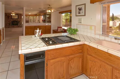 Kitchen - 20211 Wadena Rd, Apple Valley, CA 92308 photo 3 of 4