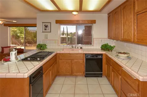 Kitchen - 20211 Wadena Rd, Apple Valley, CA 92308 photo 2 of 4
