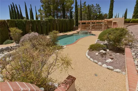 Exterior - 20211 Wadena Rd, Apple Valley, CA 92308 photo 10 of 17