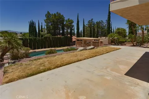 Exterior - 20211 Wadena Rd, Apple Valley, CA 92308 photo 8 of 17