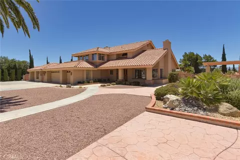 Exterior - 20211 Wadena Rd, Apple Valley, CA 92308 photo 4 of 17