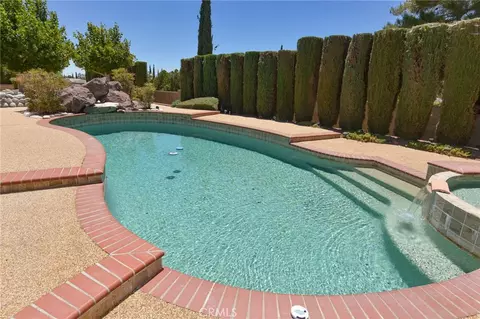 Exterior - 20211 Wadena Rd, Apple Valley, CA 92308 photo 12 of 17