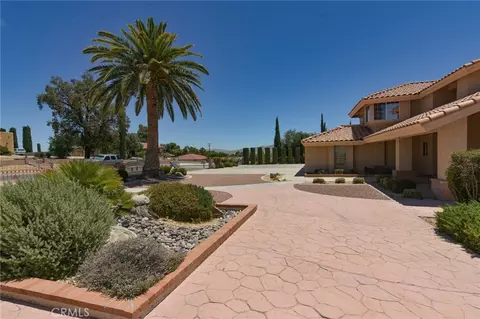 Exterior - 20211 Wadena Rd, Apple Valley, CA 92308 photo 3 of 17