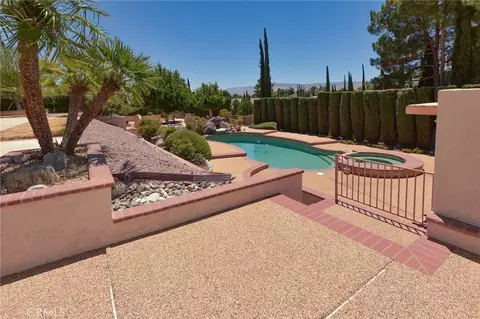 Exterior - 20211 Wadena Rd, Apple Valley, CA 92308 photo 16 of 17