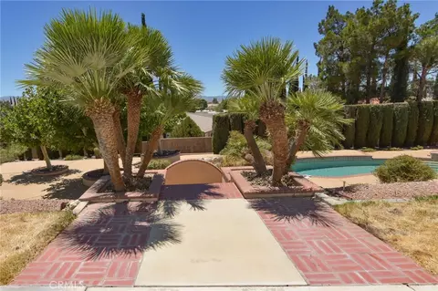 Exterior - 20211 Wadena Rd, Apple Valley, CA 92308 photo 9 of 17