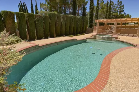 Exterior - 20211 Wadena Rd, Apple Valley, CA 92308 photo 11 of 17