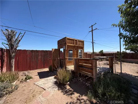 Exterior - 1901 Sunset St, Barstow, CA 92311 photo 8 of 11