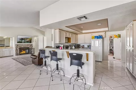 Kitchen - 13382 Ivanpah, Apple Valley, CA 92308 photo 1 of 5