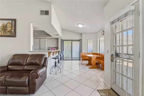 Entry Way - 13382 Ivanpah, Apple Valley, CA 92308 photo 1 of 3