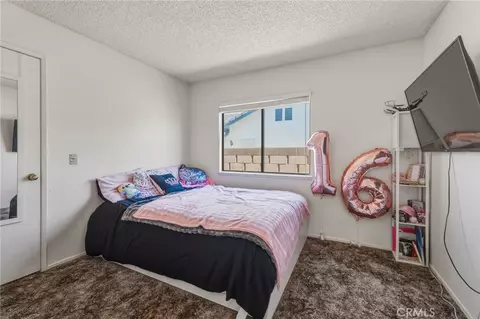 Bedroom - 13382 Ivanpah, Apple Valley, CA 92308 photo 6 of 10