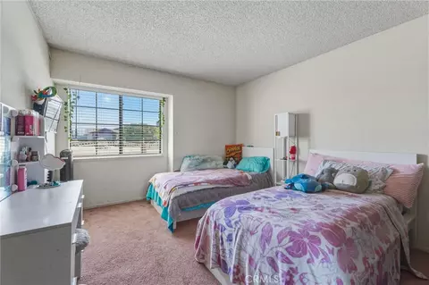 Bedroom - 13382 Ivanpah, Apple Valley, CA 92308 photo 5 of 10