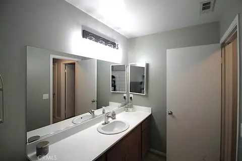 Bath - 916 Condor, Barstow, CA 92311 photo 3 of 4