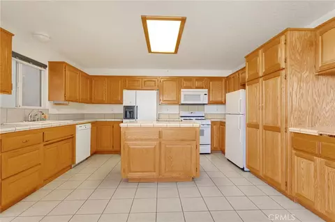 Kitchen - 11281 4th, Hesperia, CA 92345 photo 2 of 4