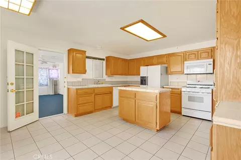 Kitchen - 11281 4th, Hesperia, CA 92345 photo 1 of 4