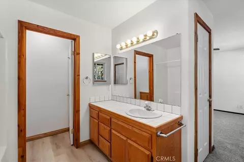Bath - 1536 Ross, Wrightwood, CA 92397 photo 3 of 4
